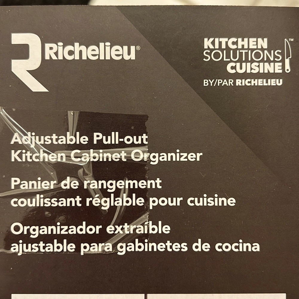 Richelieu Adjustable pull out cabinet organizer **New
